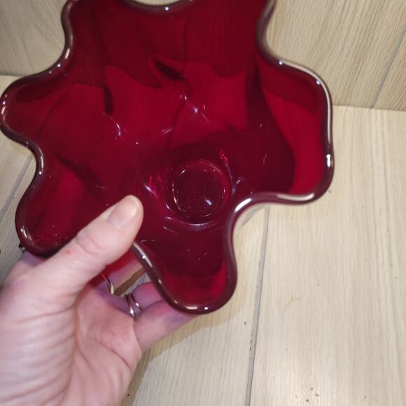 Vtg 70s Elegant Ruby Red Glass Handkerchief Vase Large Thick MCM Murano Style - Picture 7 of 9